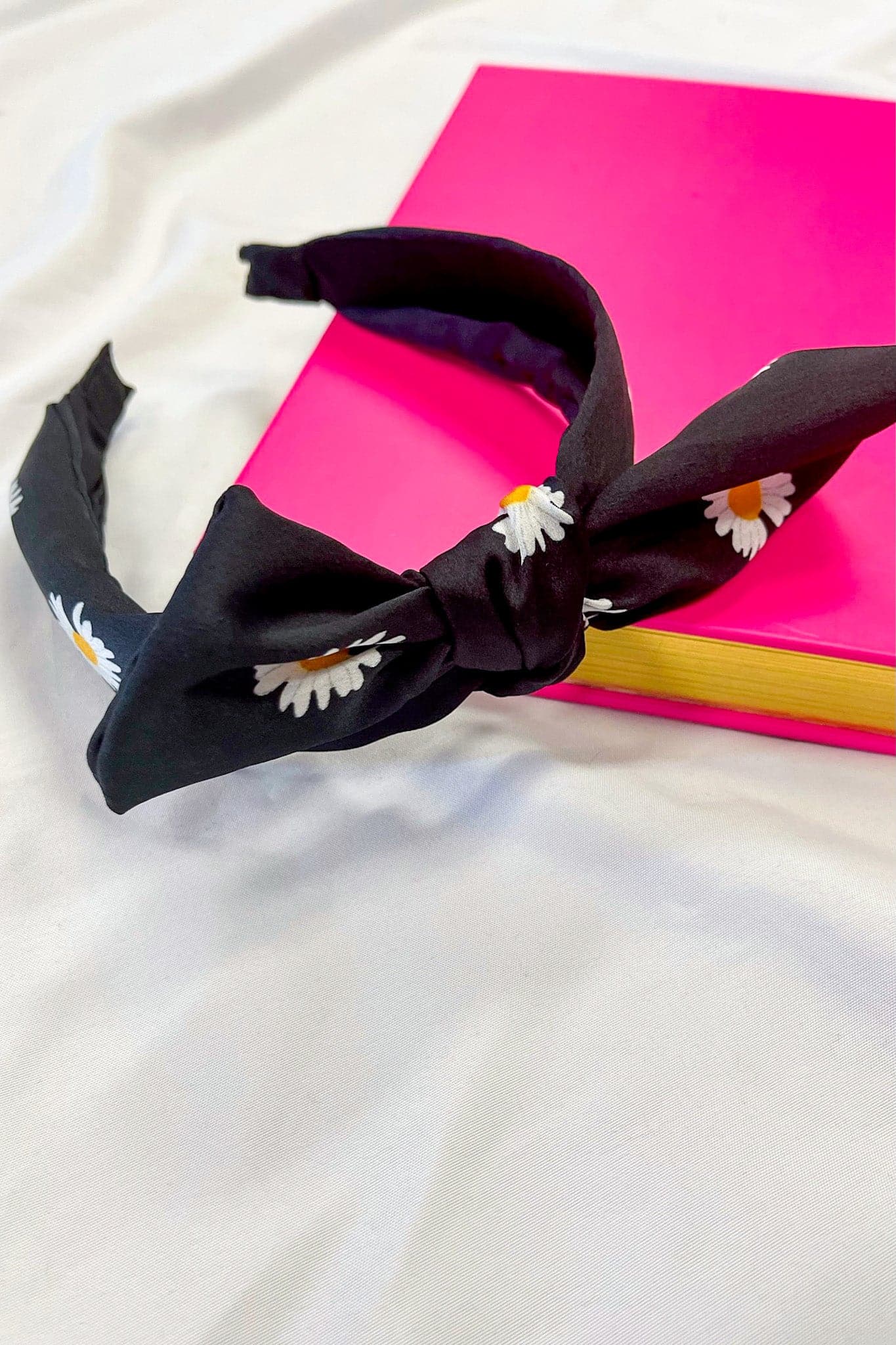 Black Coming Up Daisies Bow Headband - kitchencabinetmagic