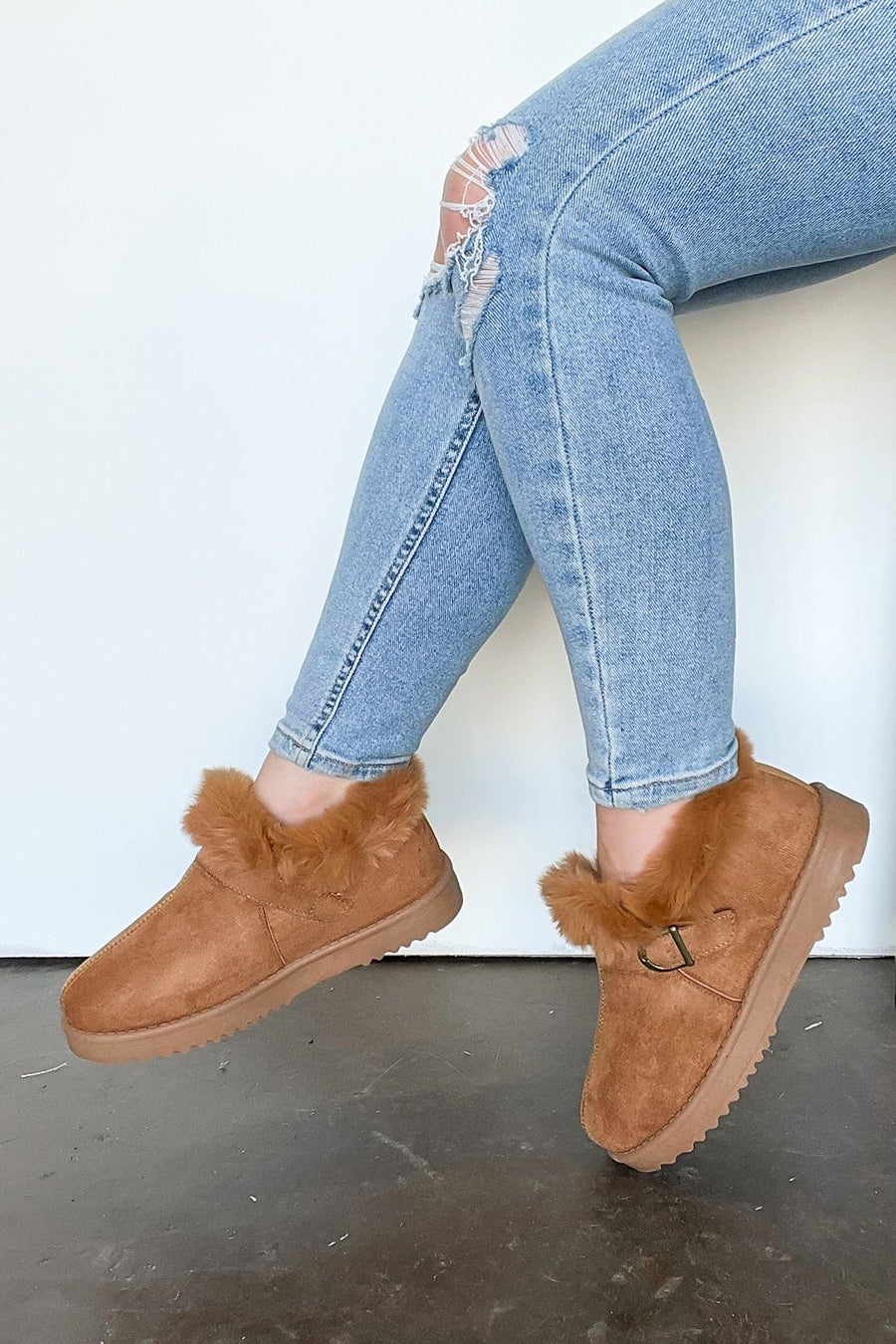 Tan / 5 Element of Cozy Buckle Fur Trim Boots - FINAL SALE - kitchencabinetmagic