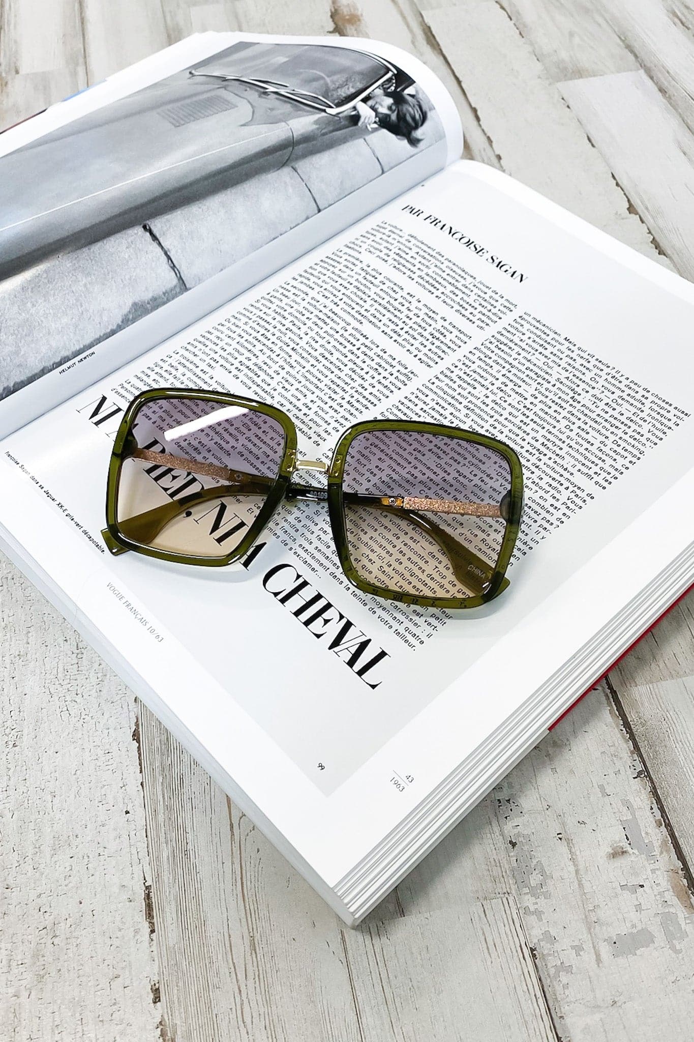 Green Main Frame Oversized Gradient Sunglasses - kitchencabinetmagic