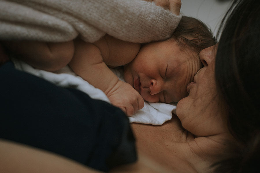 1 month old baby crying at night