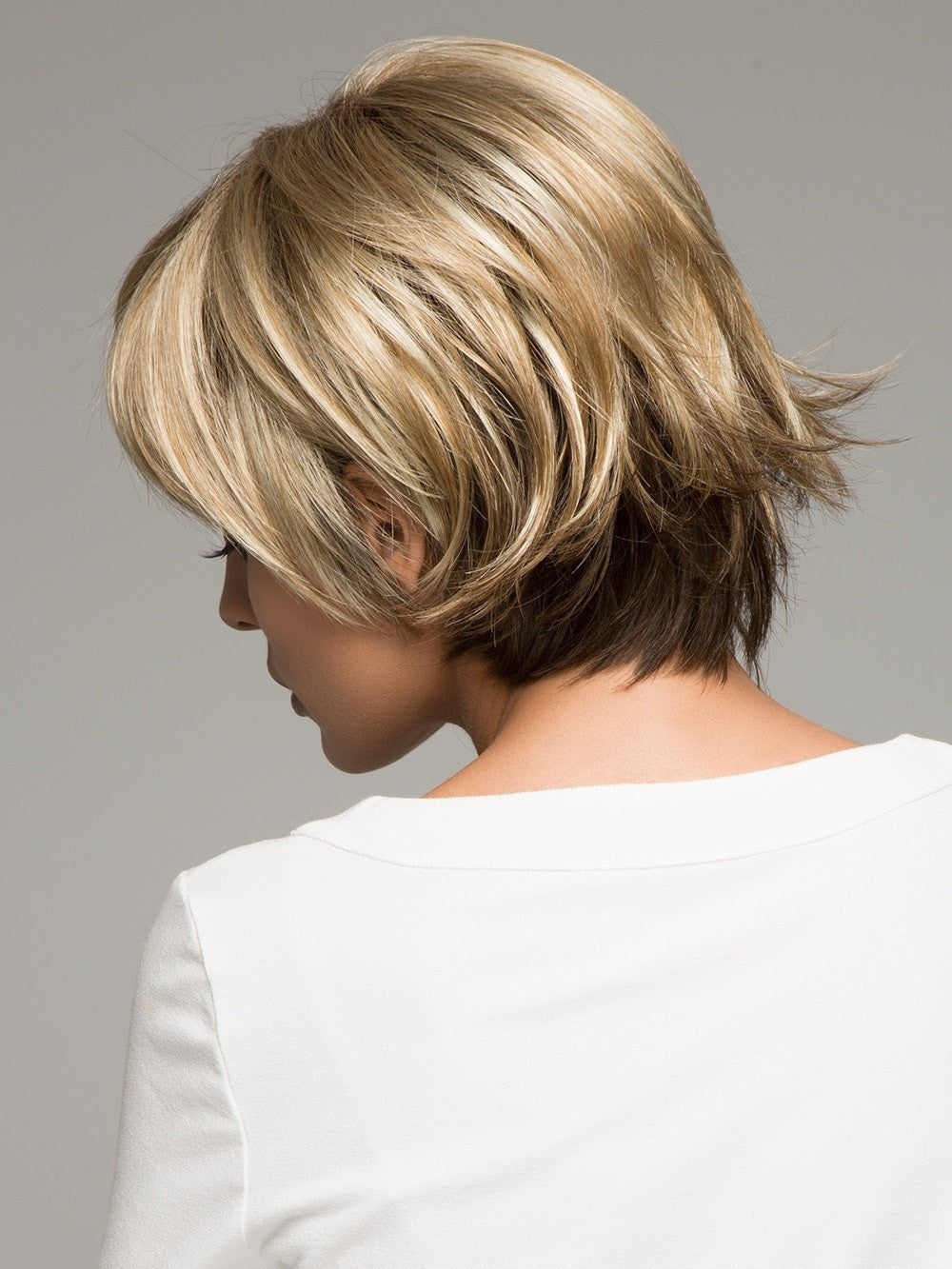 CREAMY TOFFEE R | Rooted Dark Blonde Evenly Blended with Light Platinum Blonde and Light Honey Blonde