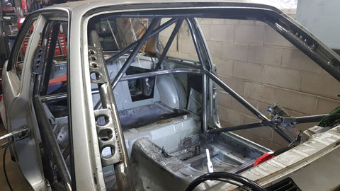 BMW e30 roll cage