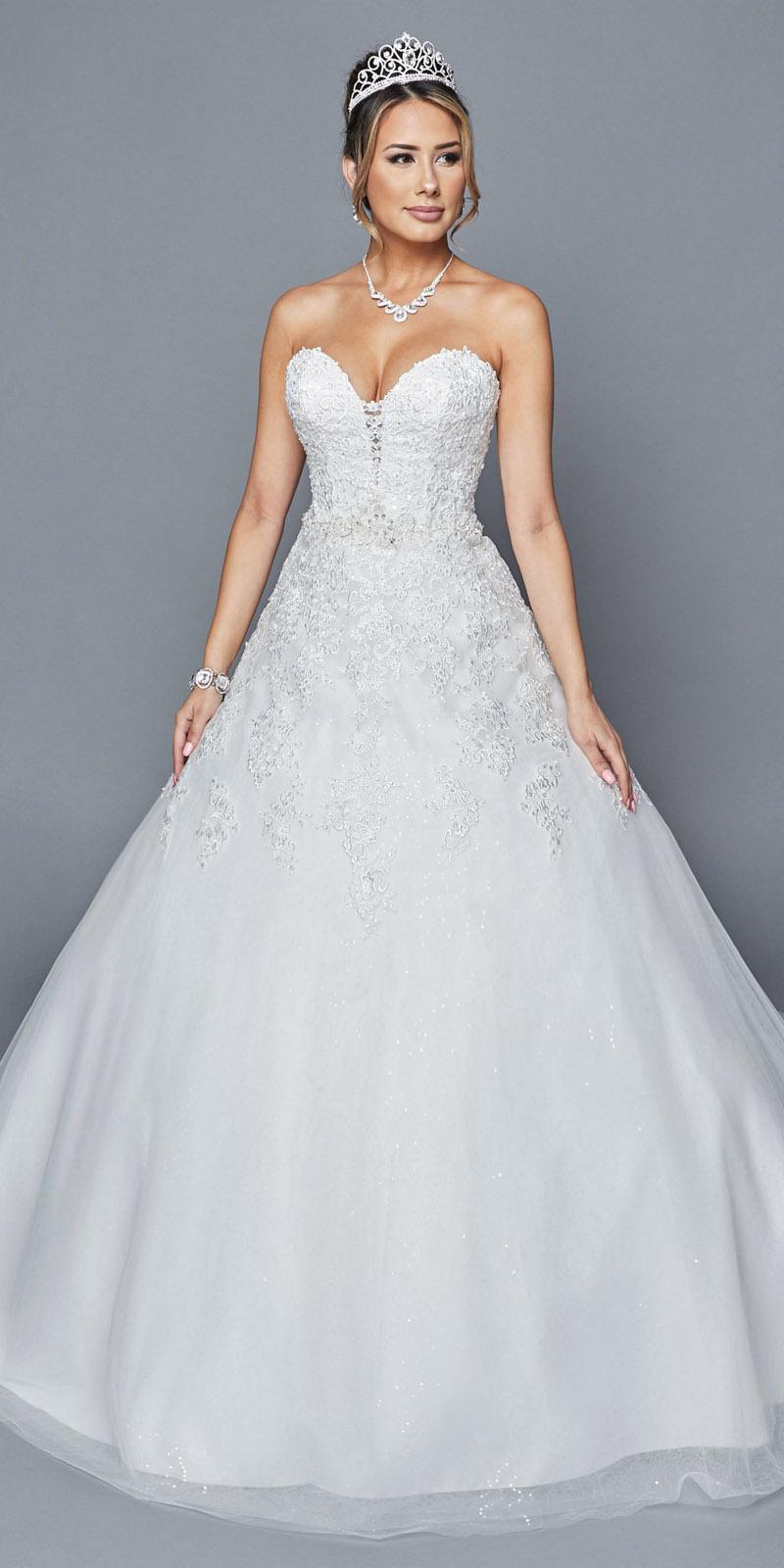 sweetheart neckline strapless wedding dress