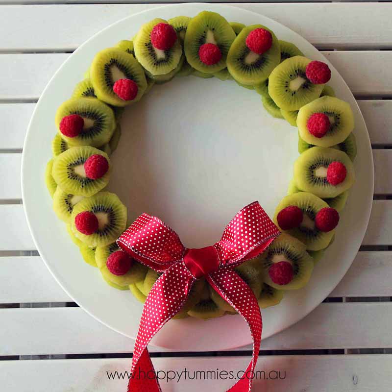 Healthy Christmas Food - Christmas Fruit Wreath - Happy Tummies
