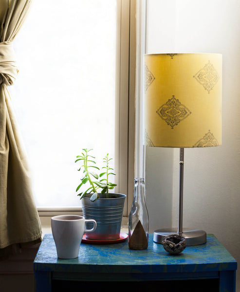 Lamp Makeover Tutorial: How to Make a New DIY Lampshade out of an Old One
