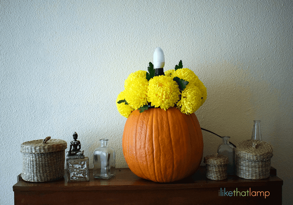 How to Upcycle an IKEA Lamp into a Floral Pumpkin Centerpiece Lamp - See the full DIY tutorial at www.ilikethatlamp.com