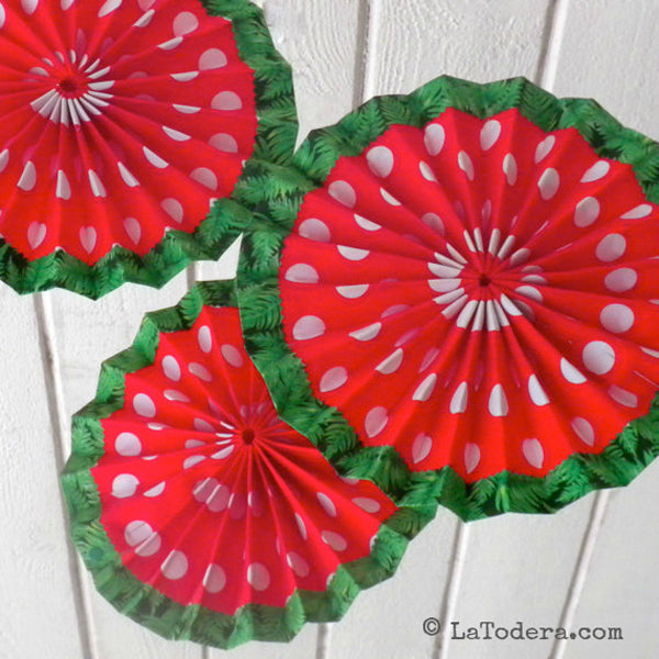 Free sewing tutorial by La Todera- DIY fabric party decorations