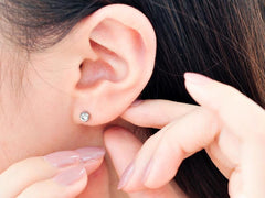 tiny diamond stud earrings