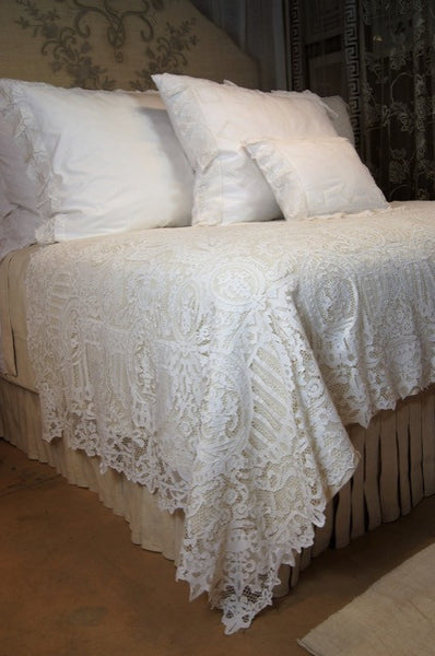 Pandora de Balthazar antique lace bedcover