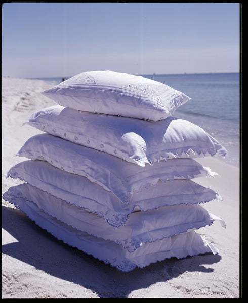 Pandora de Balthazar goose down pillows in shams