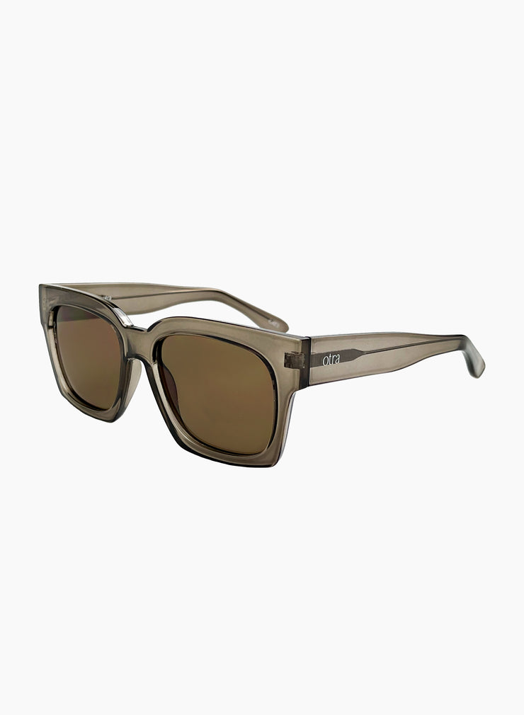 OTRA ALBA sunnies in Olive