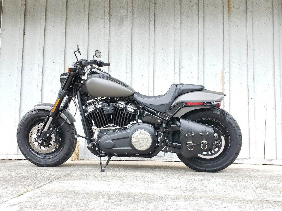 street bob swingarm bag