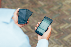 Eksterスマートウォレット、スリムな追跡可能な財布