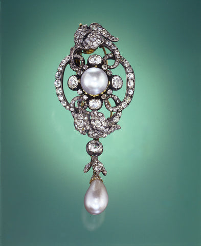 Natural pearls such as these two fine examples are often seen in antique pieces of jewellery. However, buyers need to be aware of antique pieces in which cultured pearls have been used as “replacements” or used in convincing reproduction pieces. Photo credit: Harold & Erica Van Pelt/© GIA. Courtesy of Fred Leighton, New York.
