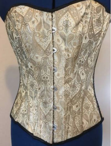 corset with recommended front closure