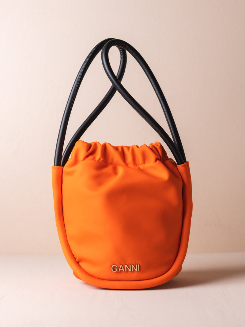 数々のアワードを受賞】 Sugarplum Knot Mini GANNI Purse in KNOT