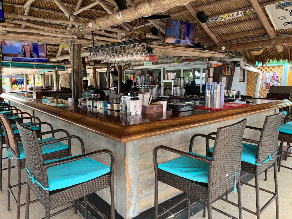 Tiki Bar     Snappers Key Largo