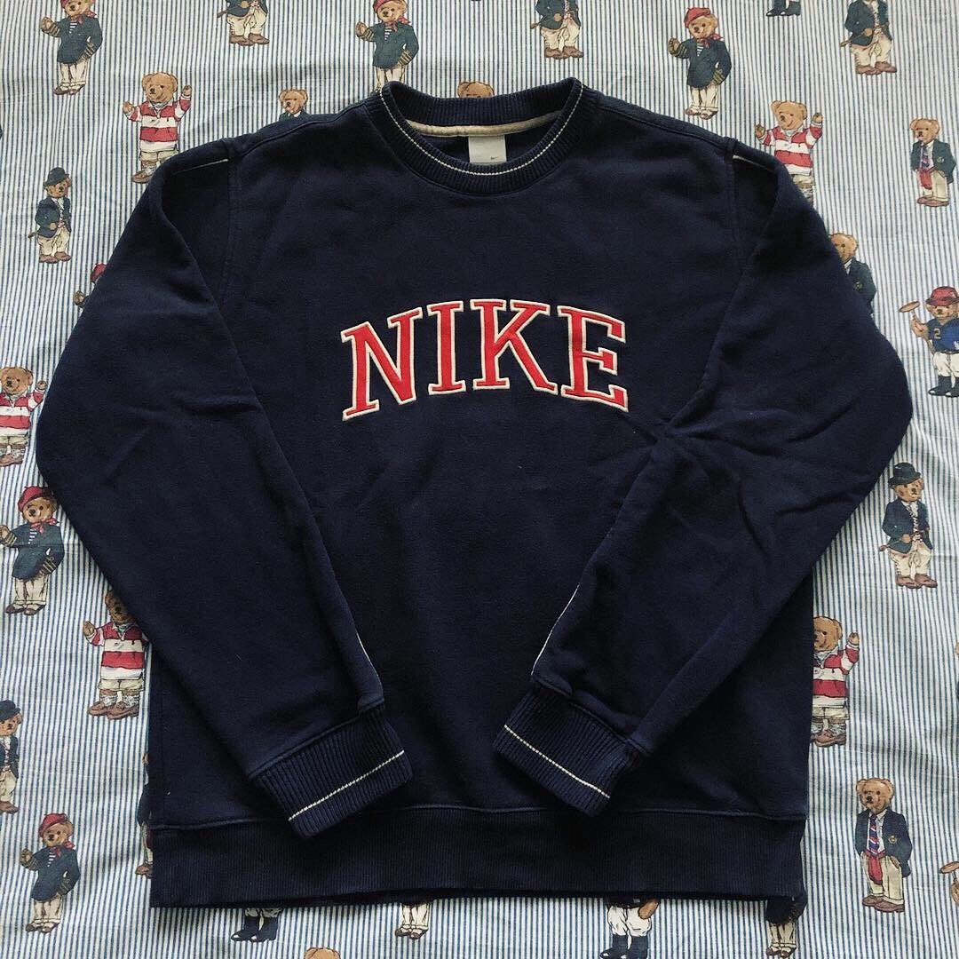 spell out nike sweatshirt