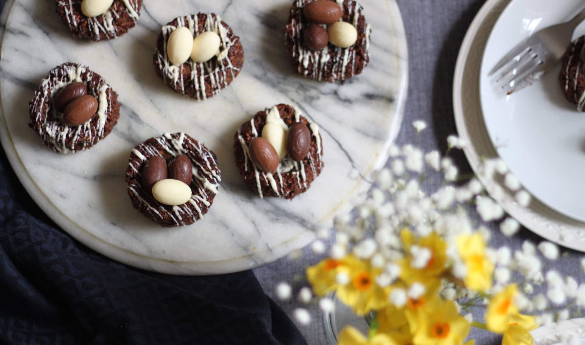 macaroon nests resting