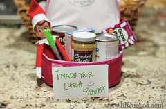 Elf on the shelf packing lunch