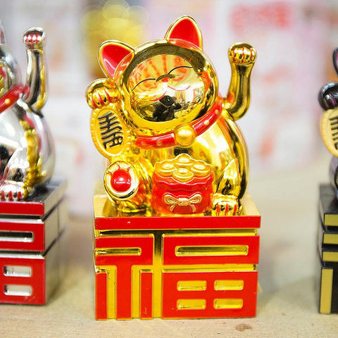 chinese lucky cat clock