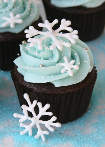 snowflake-christmas-cupcake-by-baking-time-club
