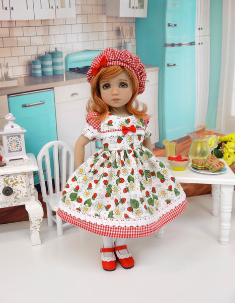 strawberry shortcake doll shoes