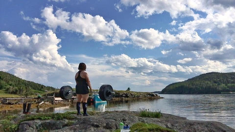 Powerlifting by Lake