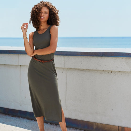 Simple Dress.<br>Extraordinary Performance.