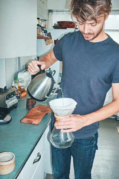 How to make a v-60 pourover | Casey Wojtalewicz of Canyon Coffee making a pourover by hand at home in Venice, CA