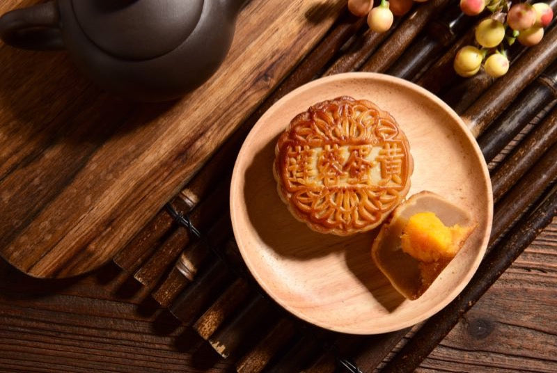 egg yolk mooncake