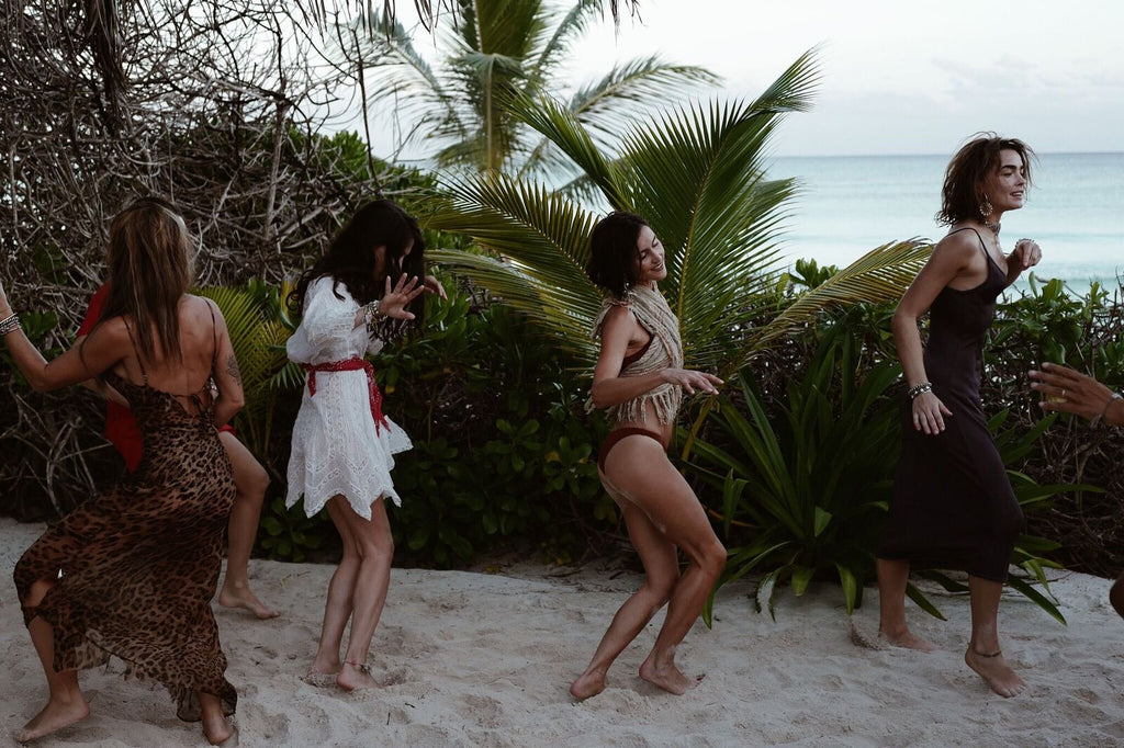 drumming-ceremony-fashion-dancers