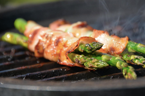 Asparagus wrapped in bacon
