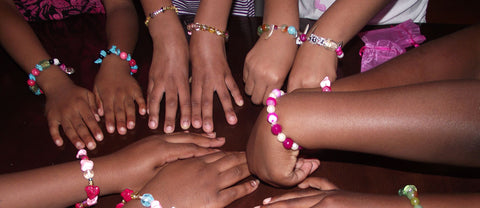 Benefits of kids jewelry making party activity