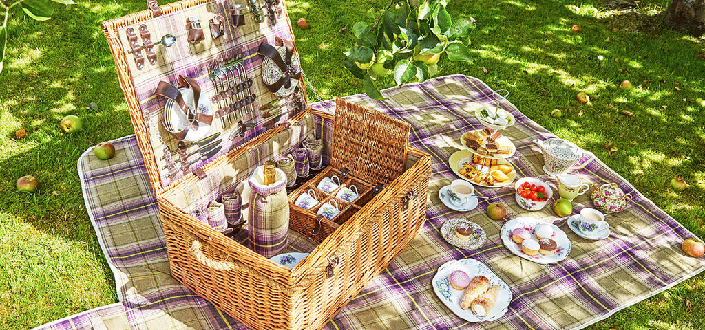 Fitted Luxury Picnic Hampers uk