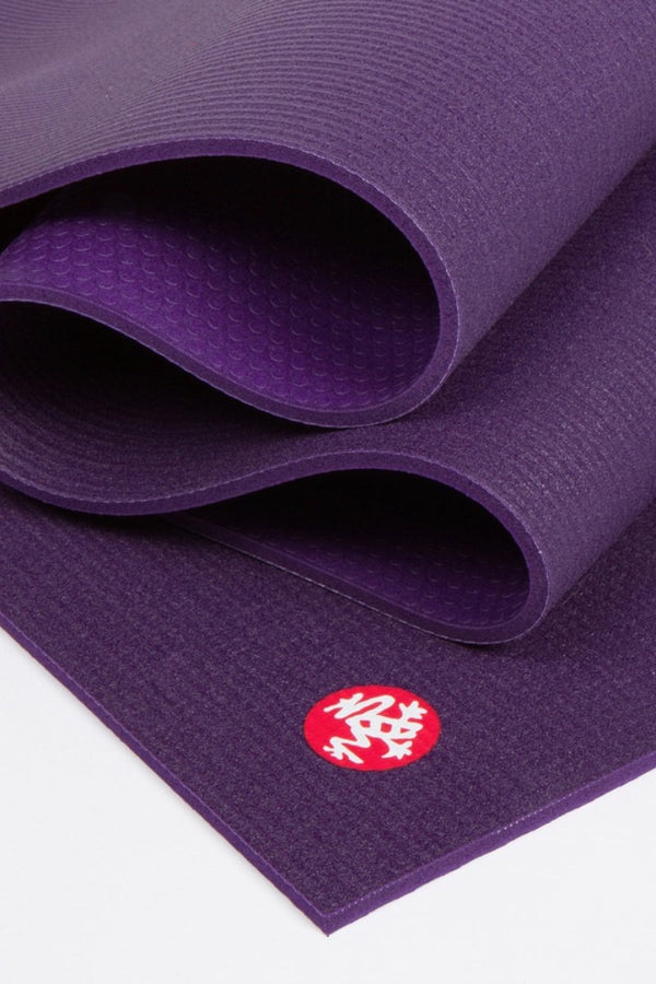 SEA YOGI // Pro Ultimate mat, 6mm thick and in Black Magic style by Manduka, close up image