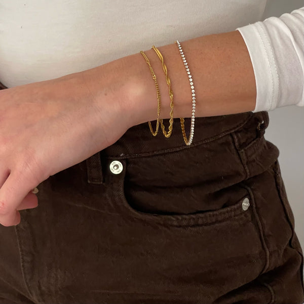 Ellie Vail - Leona Dainty Chain Bracelet