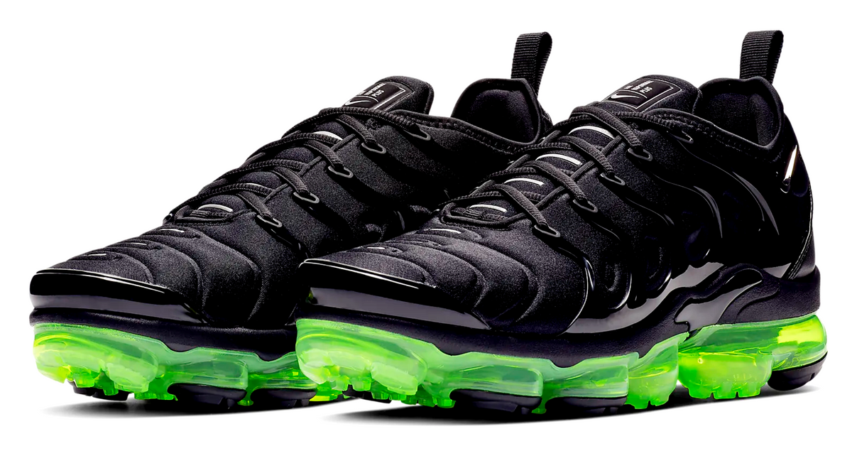 vapormax plus black and neon green