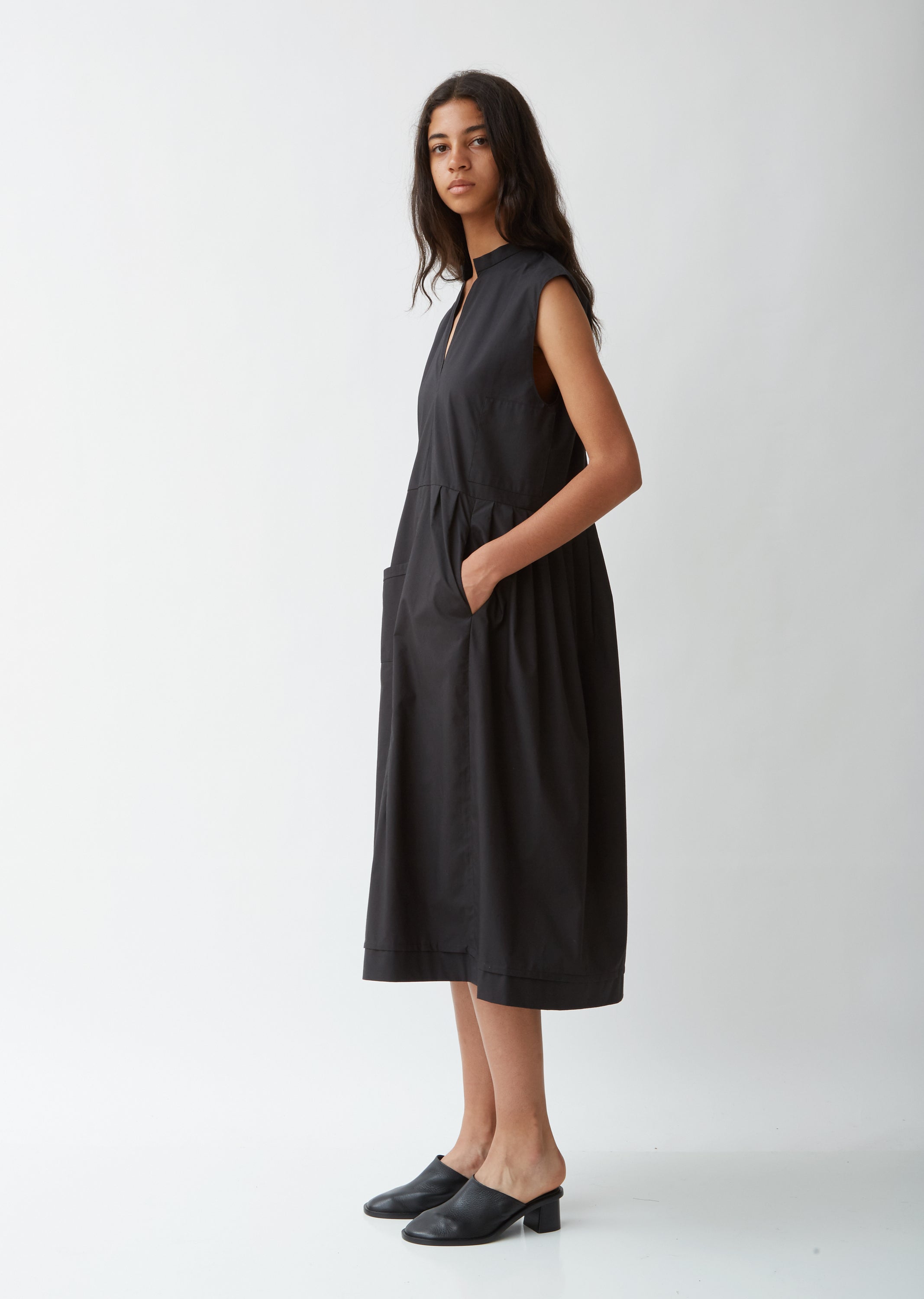 sleeveless smock dress