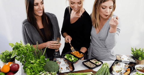 nutritionist with ready meals