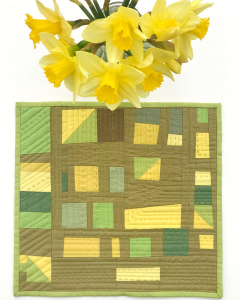 Daffodil Mini Quilt by Sarah Ashford