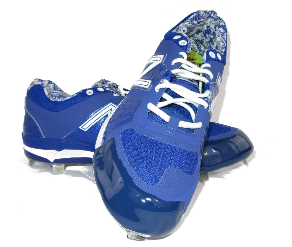 fastpitch cleats with pitching toe