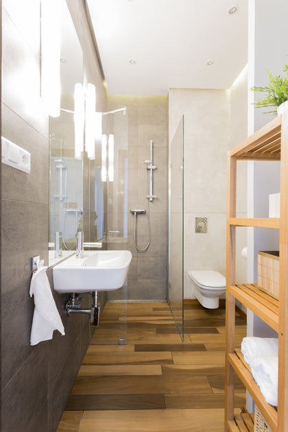 Featured image of post Long Narrow Bathroom Layout Ideas Today a long narrow bathroom is everyone s favorite since it s chosen by so many homeowners
