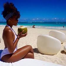 natural hair beach