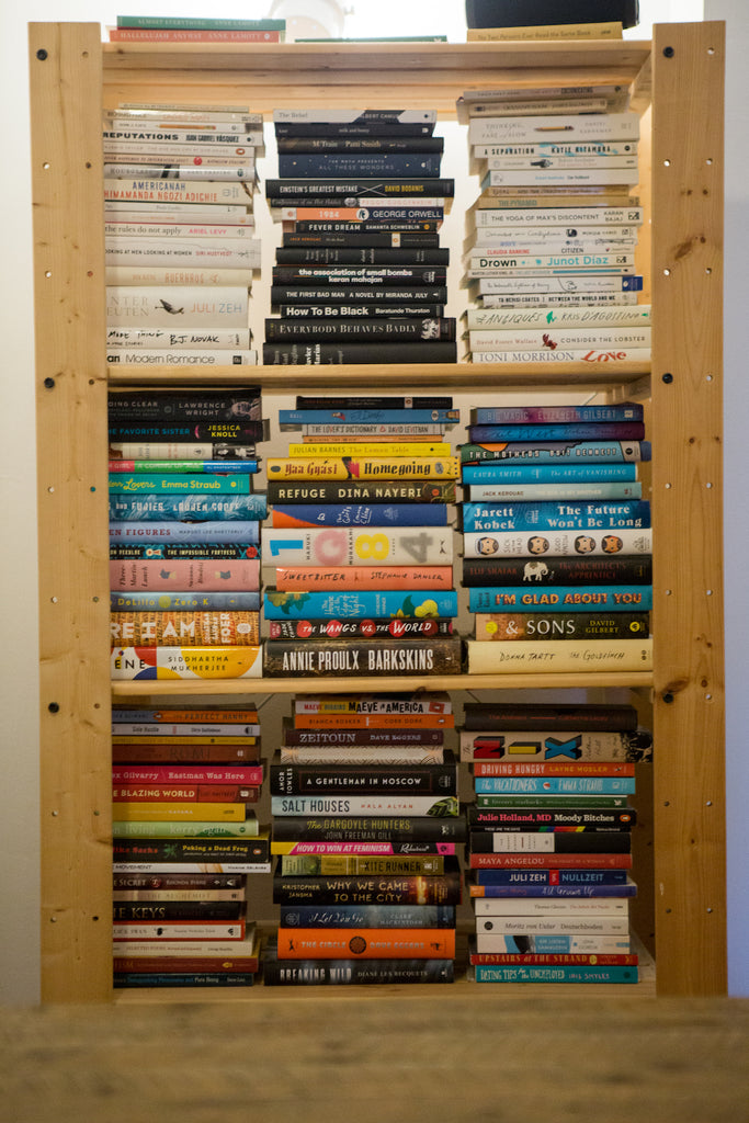 Image of Uli Beutter Cohen's bookshelf.