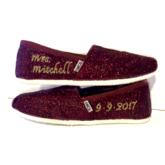 burgundy toms womens