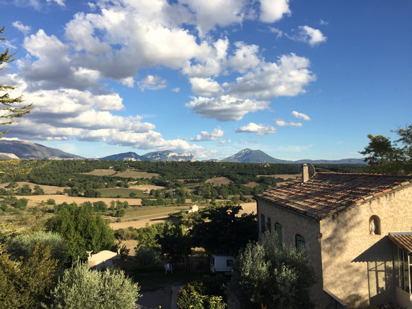 Blick in die Provence-Alpes-Côte d’Azur in der Nähe von St. Jurs