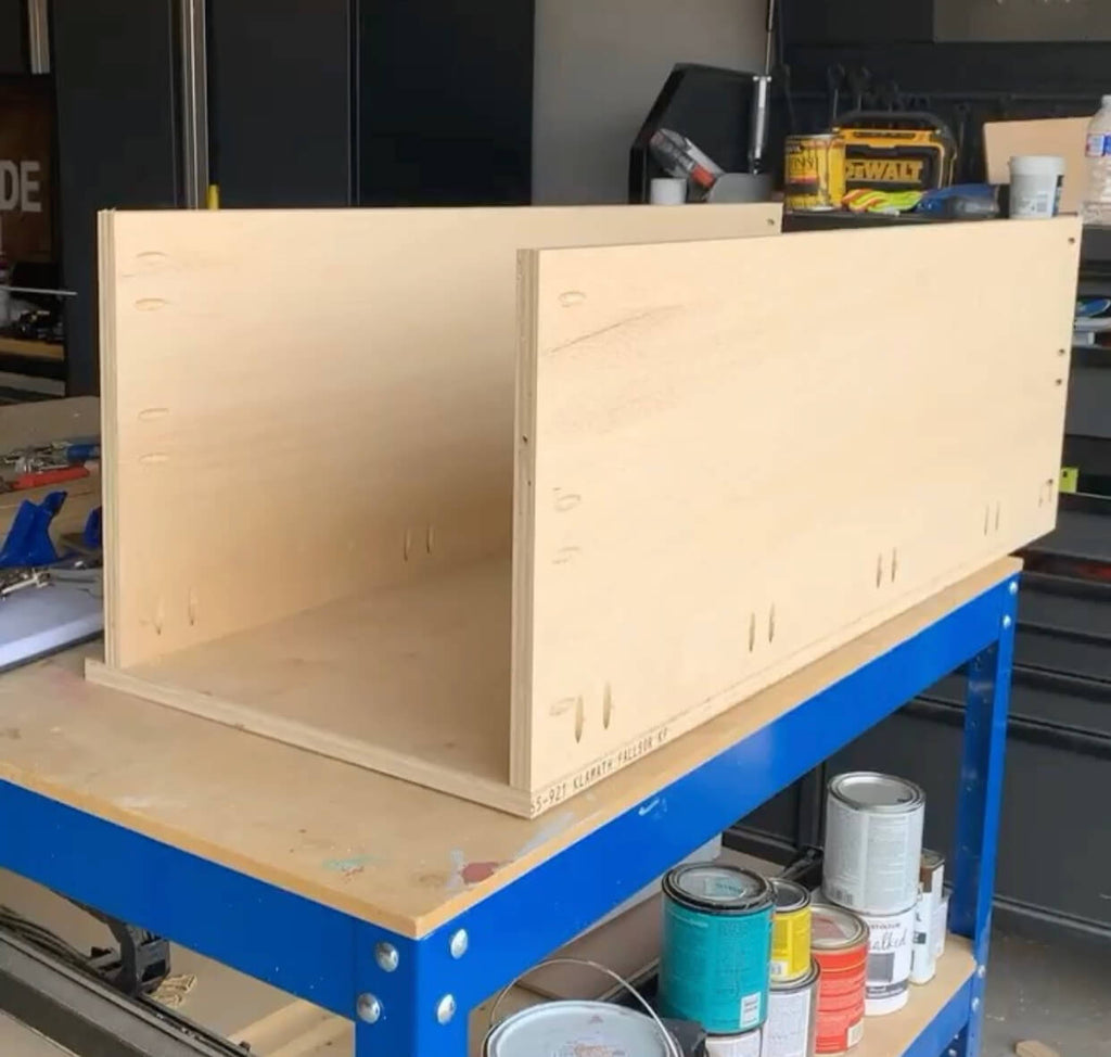 3/4" plywood on top of Kreg Workbench 
