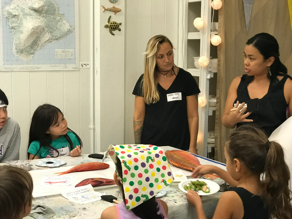 Demonstration of Gyotaku fish printing by Leandra Keuma