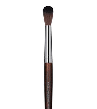 The Best Eye Shadow Blending Brush – 242 Large Blender Brush by Makeup Forever.